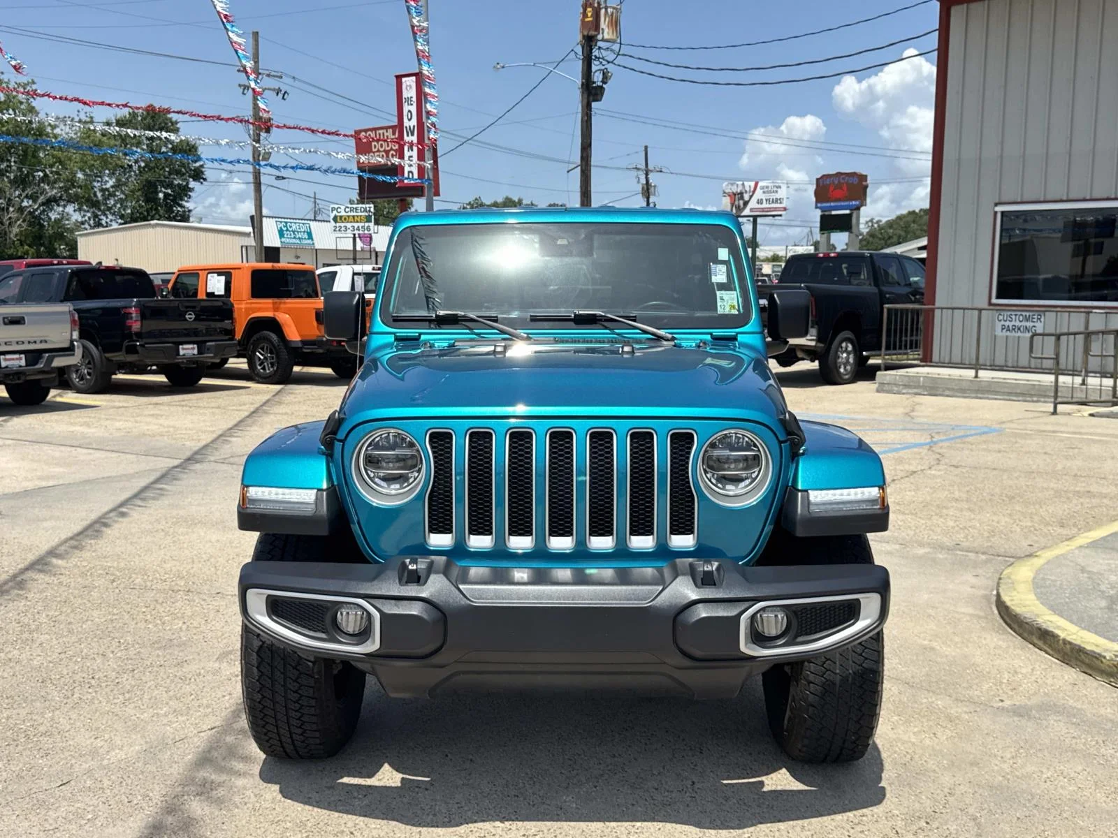 Used 2020 Green Jeep Sahara image 2