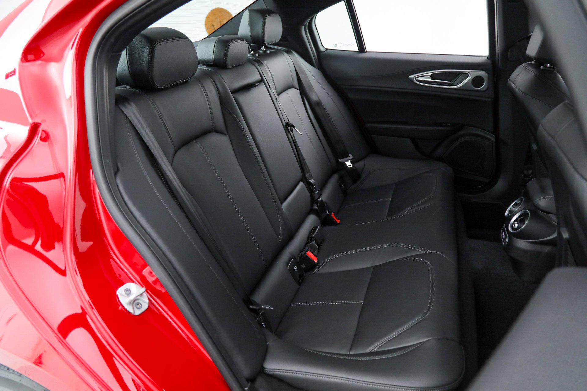 2026 Alfa Romeo Giulia Base - Photo 15