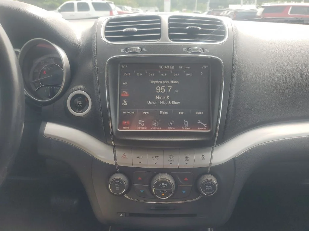 Used 2014 White Dodge Limited image 19
