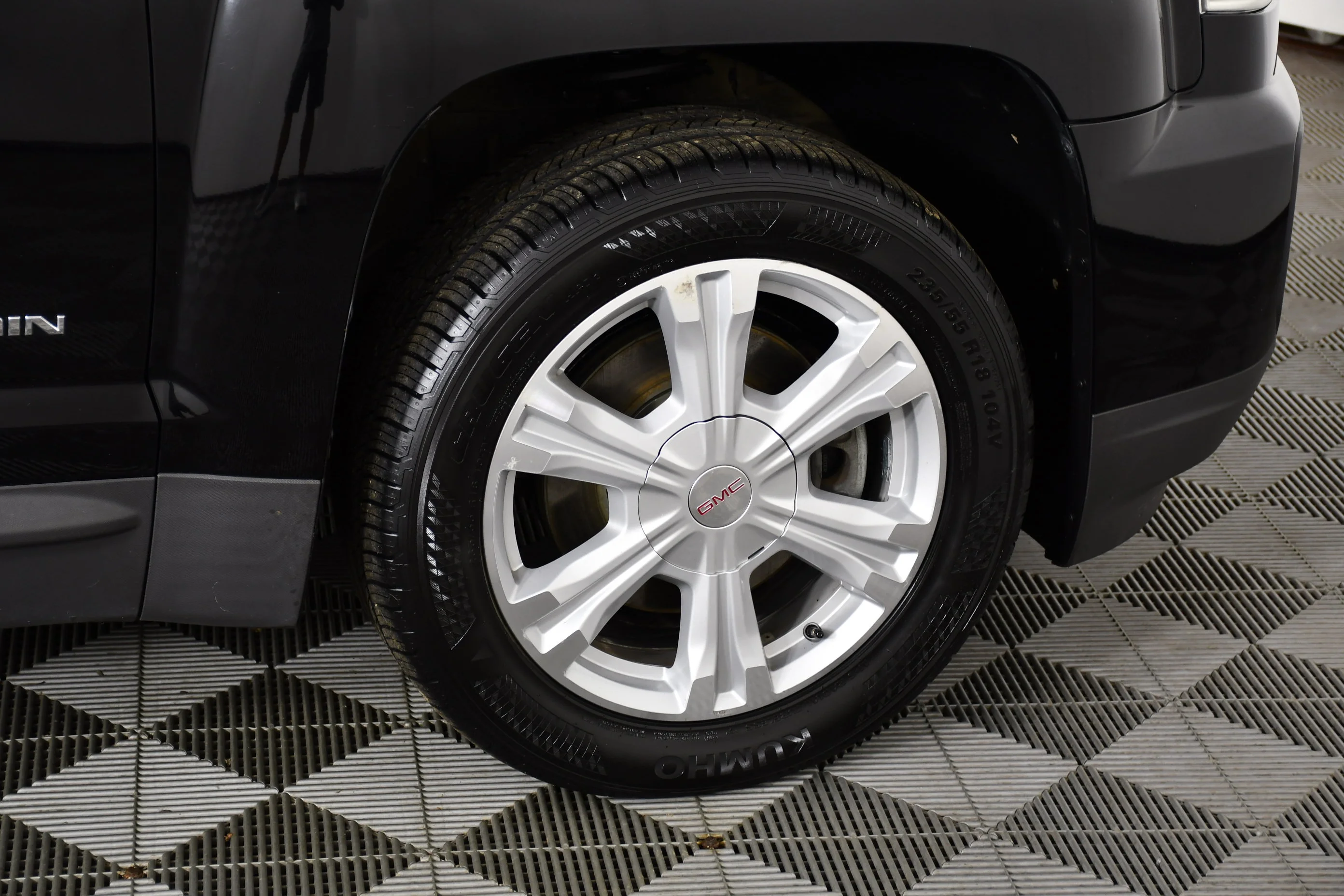 Used 2017 Onyx Black GMC SLE image 50