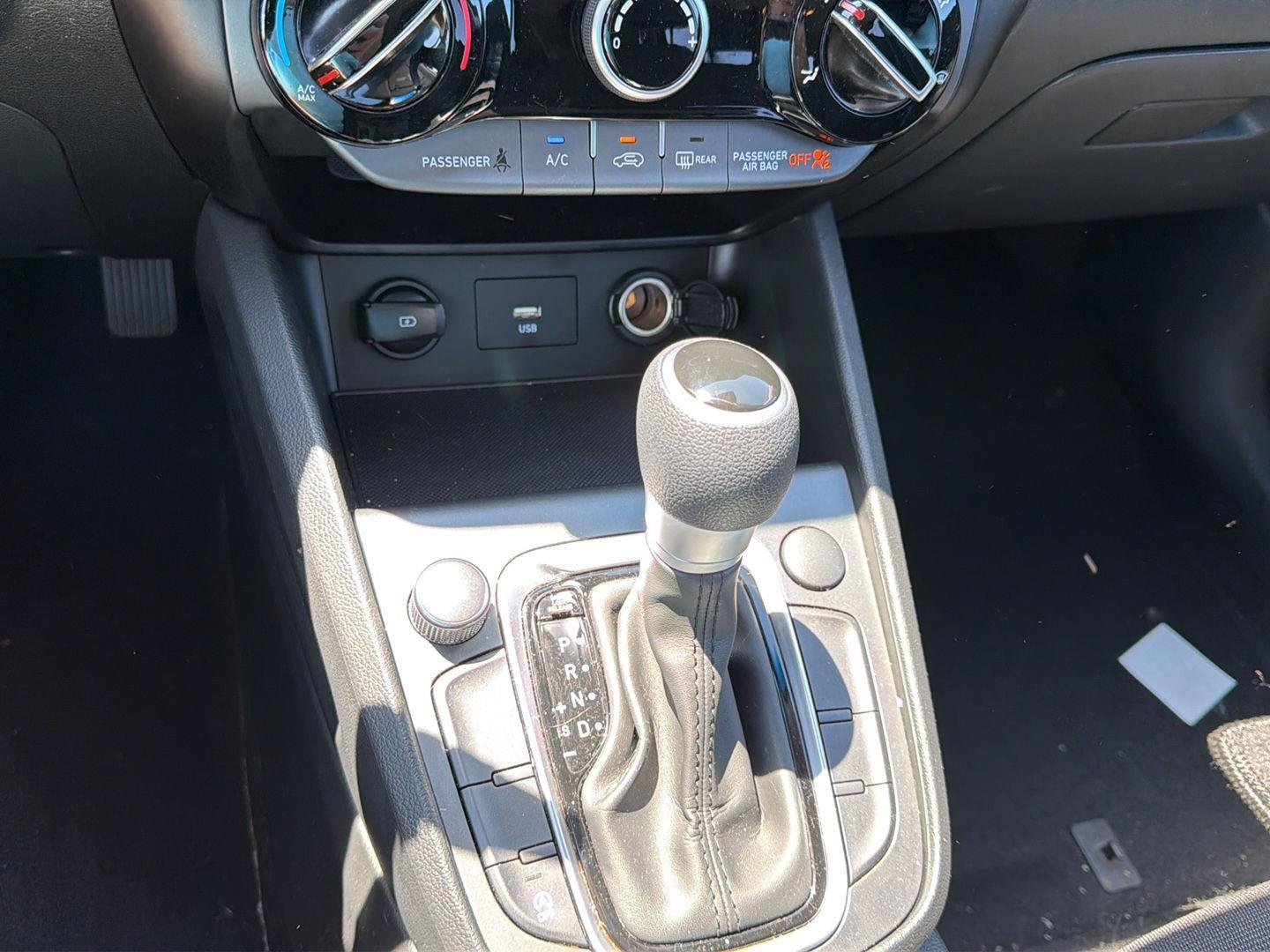 Used 2022 Ultra Black Hyundai SEL image 12