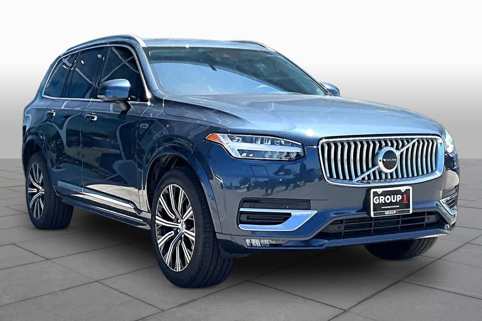 Used 2022 Denim Blue Metallic Volvo Inscription image 3