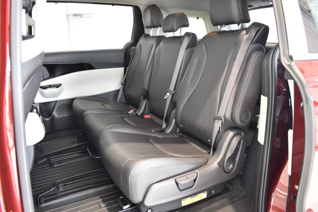 Used 2024 Red Kia EX image 14
