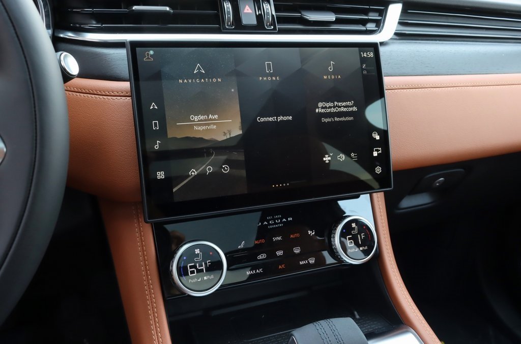 2026 JAGUAR F-PACE - Image 19