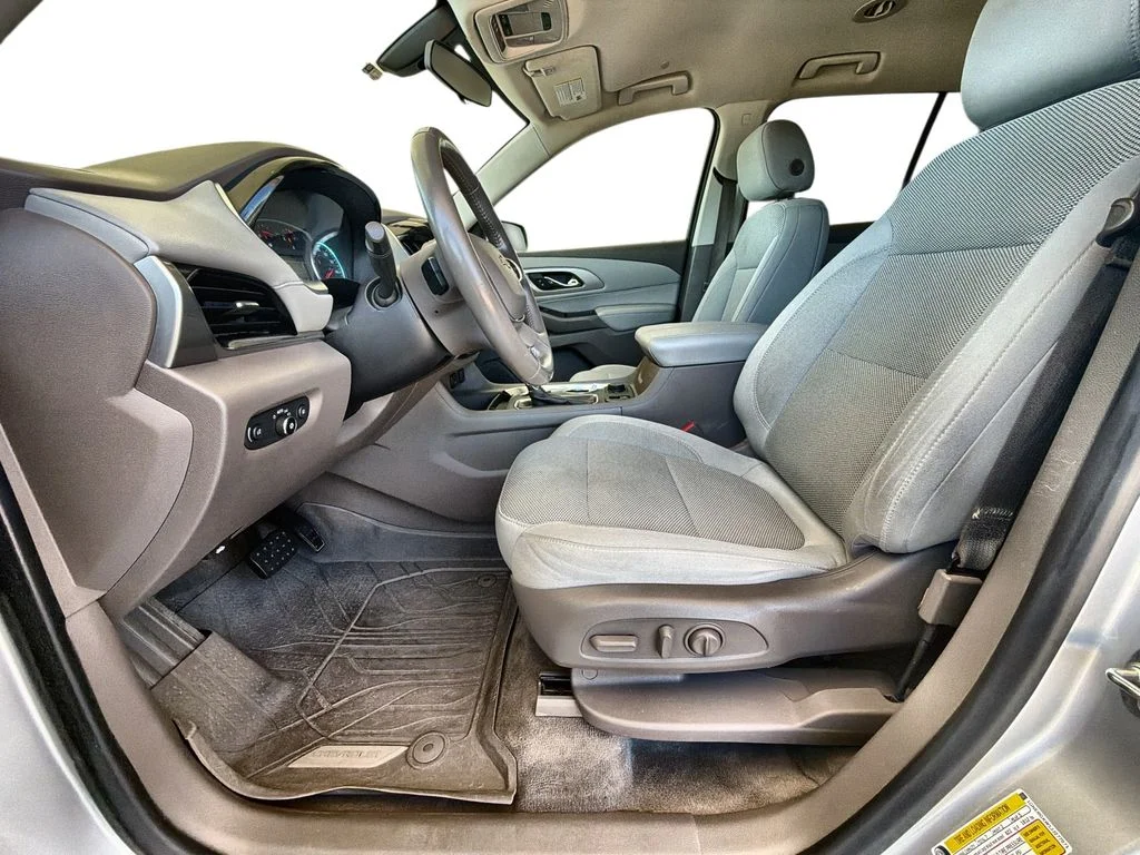 Used 2018 Silver Chevrolet LT image 20