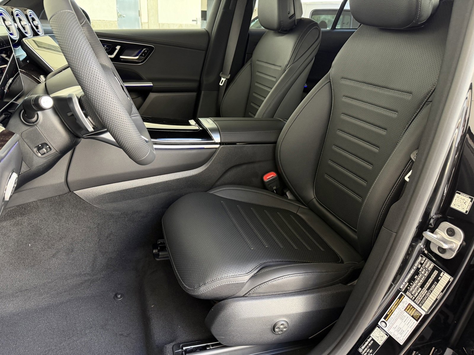 New 2026 Obsidian Black Metallic Mercedes-Benz GLC 300 image 37