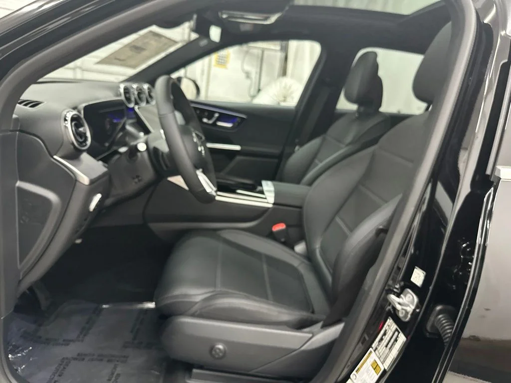 New 2027 Black Mercedes-Benz GLC 300 image 19