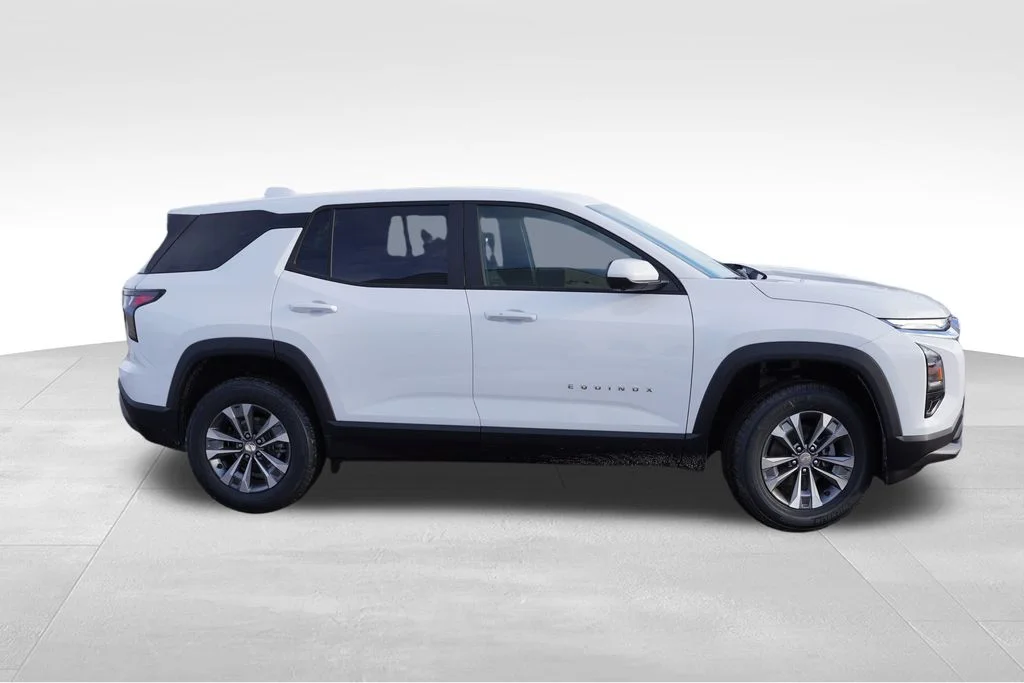 2026 Chevrolet Equinox LT - Photo 2