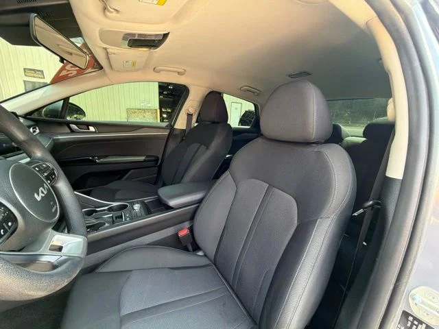 Used 2023 Silver Kia LXS image 20