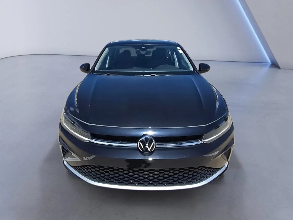 Used 2025 Deep Black Pearl Volkswagen SE image 9