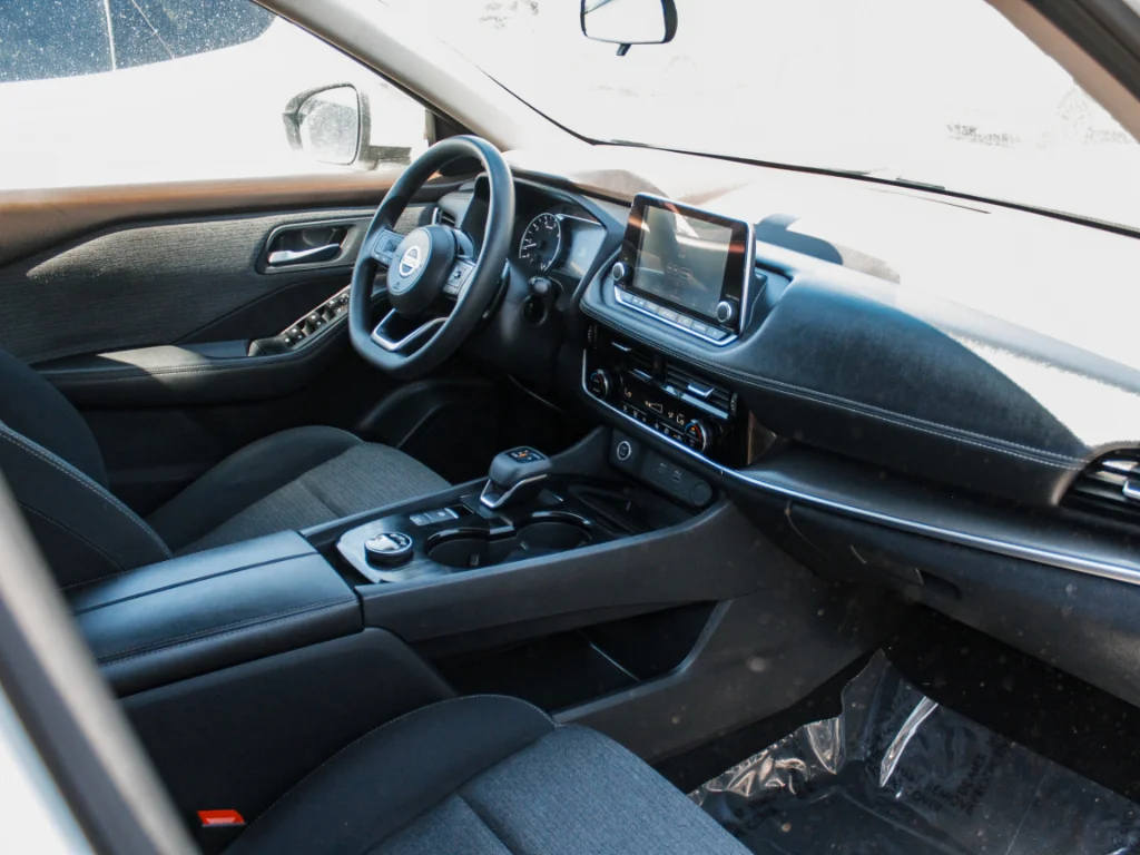 Used 2021 Pearl White Tricoat Nissan SV image 24