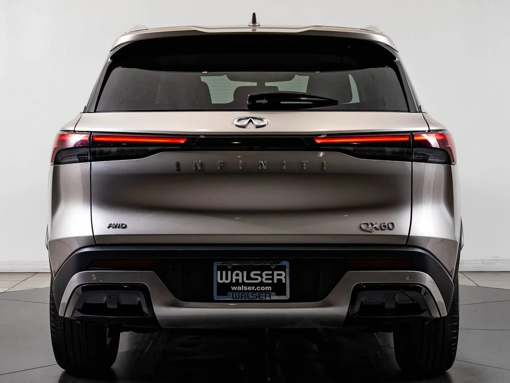 Used 2023 Warm Titanium INFINITI LUXE image 7