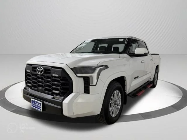 Used 2023 White Toyota SR5 image 9