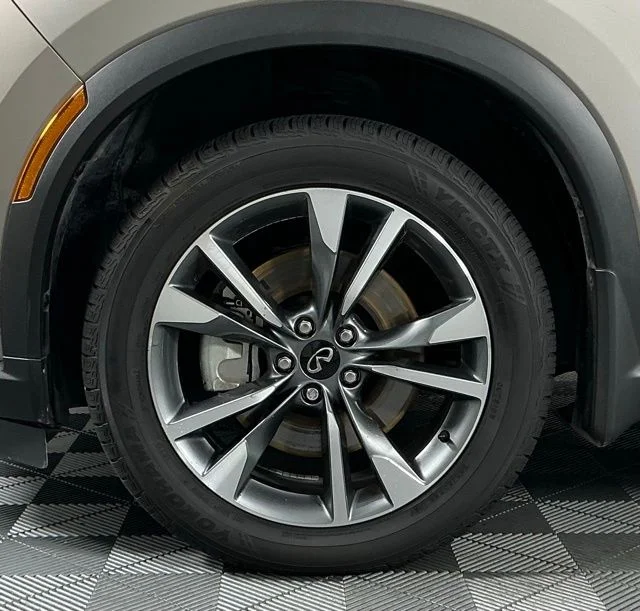 Certified Used 2023 Titanium INFINITI LUXE image 12