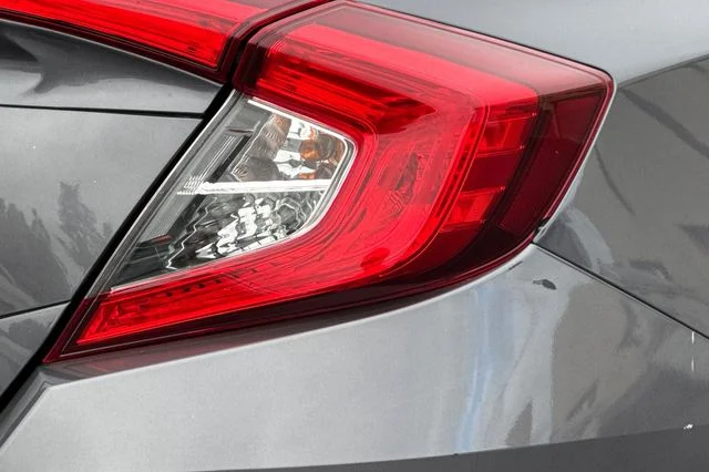 Used 2018 Modern Steel Metallic Honda LX image 8