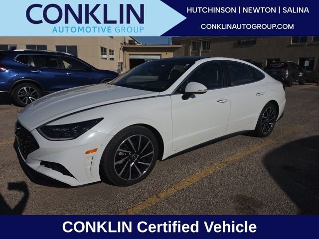 Used 2021 Quartz Hyundai Limited image 1