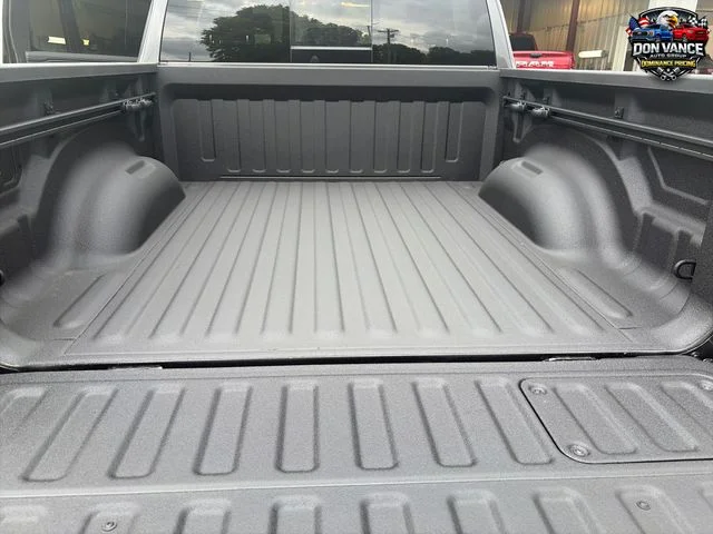 New 2026 Granite Crystal Metallic Clear-Coat Exterior Paint RAM Laramie image 20