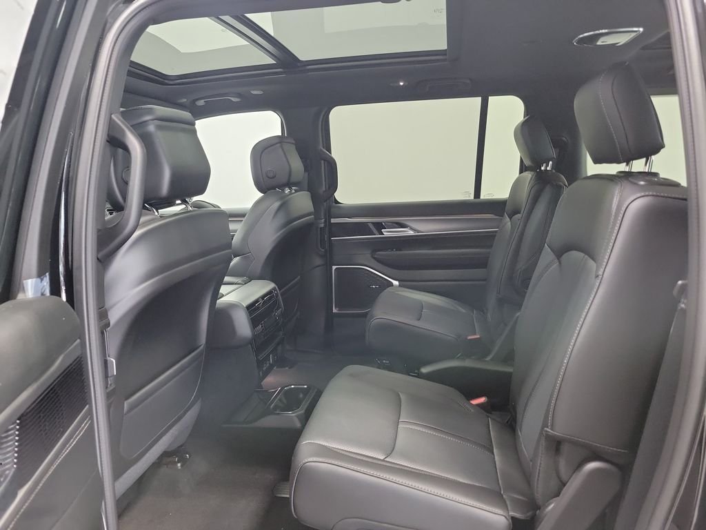New 2026 High Gloss Black Exterior Paint Jeep Upland image 10