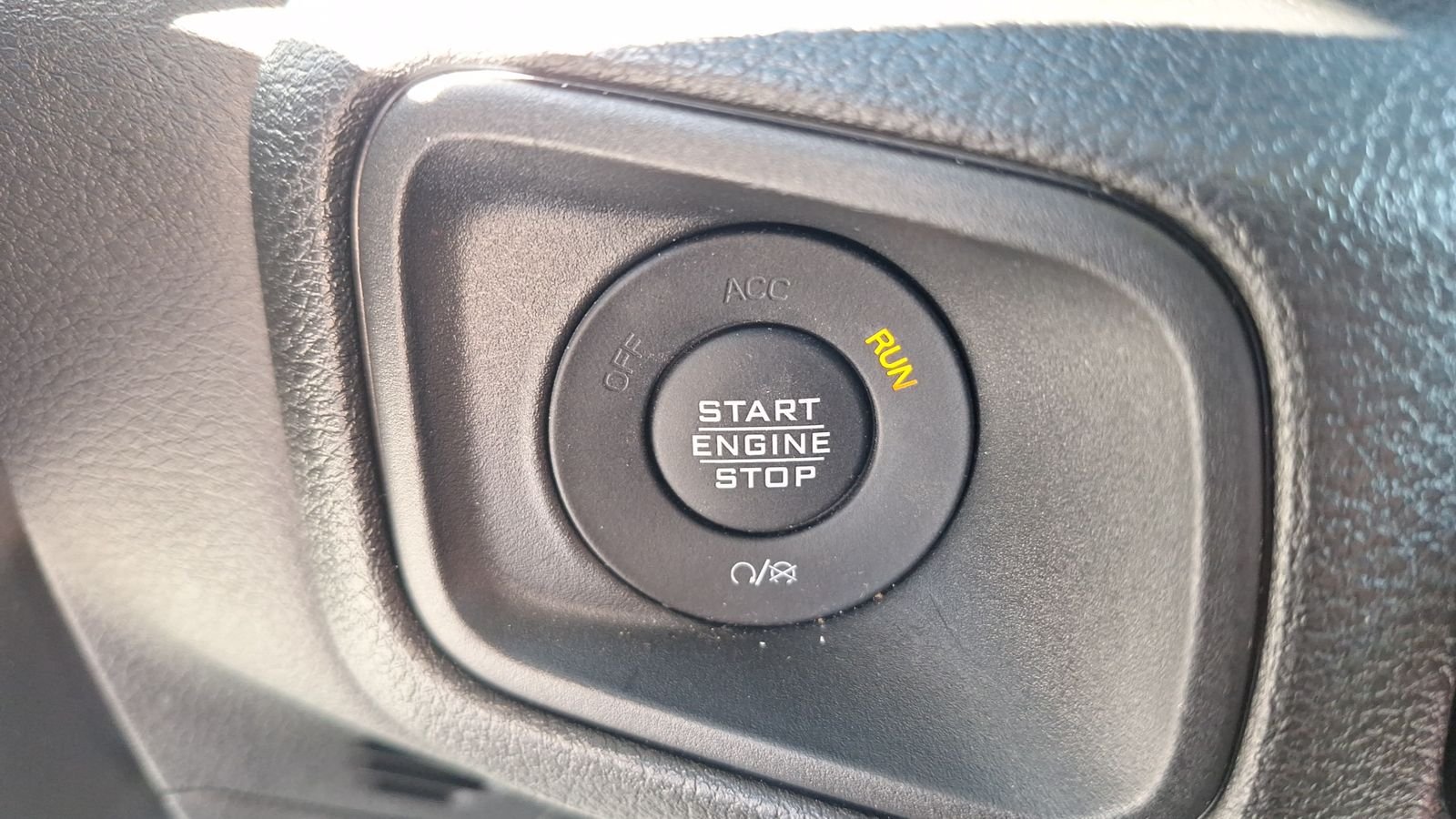Certified Used 2025 Gray Jeep Sport S image 26