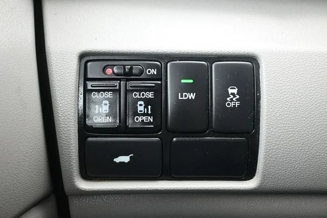 Used 2017  Honda EX-L image 28