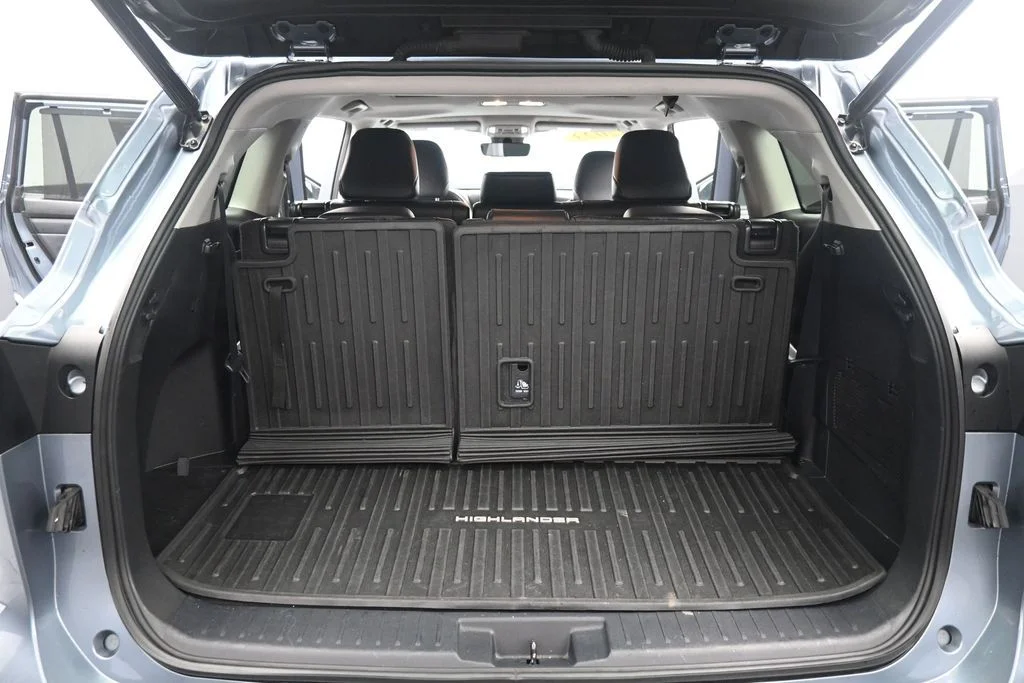Used 2023  Toyota XLE image 27