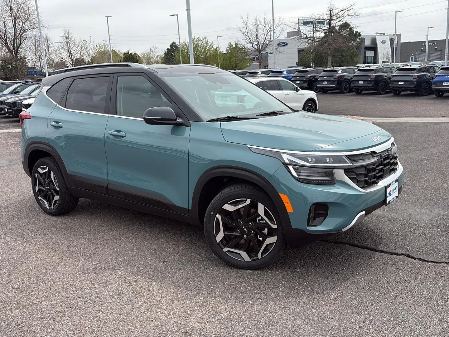Used 2026 Pluton Blue/Fusion Black Roof Kia SX image 4