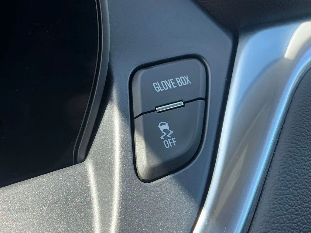 Used 2024 White Chevrolet LT image 35