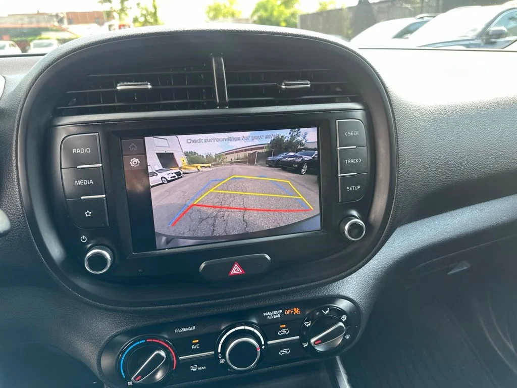 Used 2023 Black Kia LX image 21