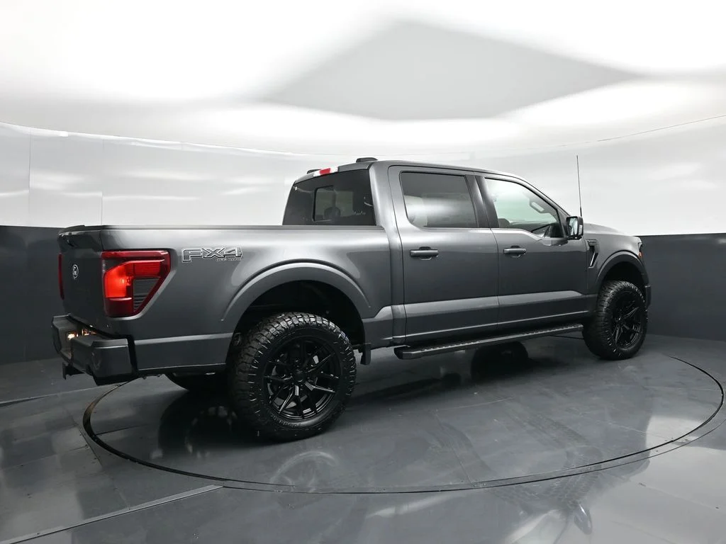 New 2026 Carbonized Gray Metallic Ford XLT image 24