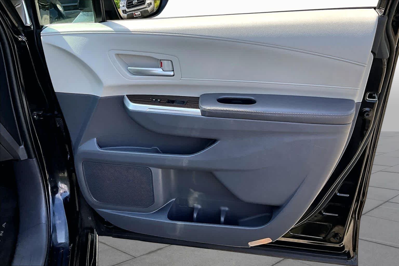 Used 2021 Midnight Black Metallic Toyota XLE image 22
