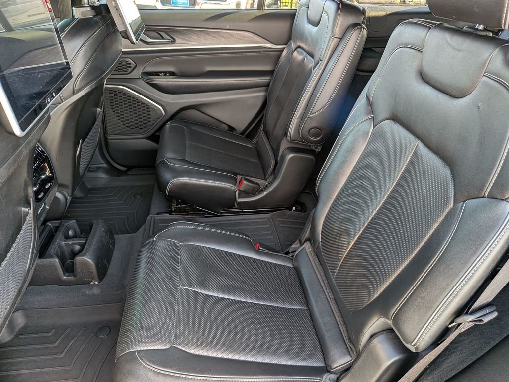 Used 2023 White Jeep Overland image 27