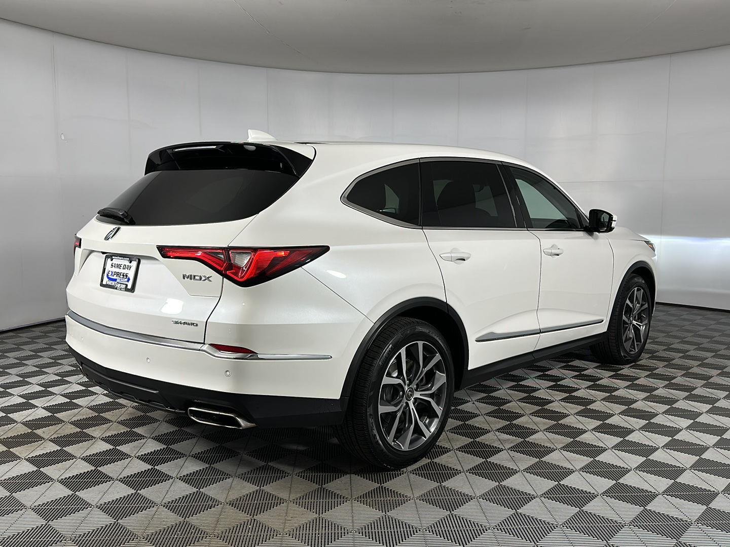 Used 2023 Platinum White Pearl Acura SH-AWD w/Tech image 27