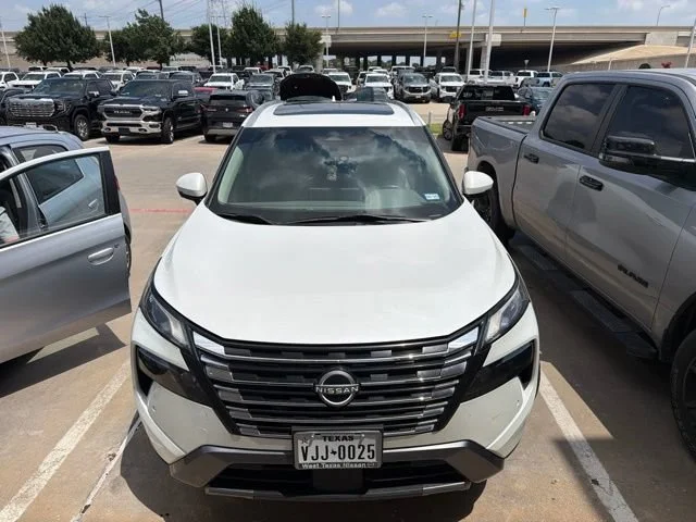 Used 2024 White Nissan SL FWD image 2