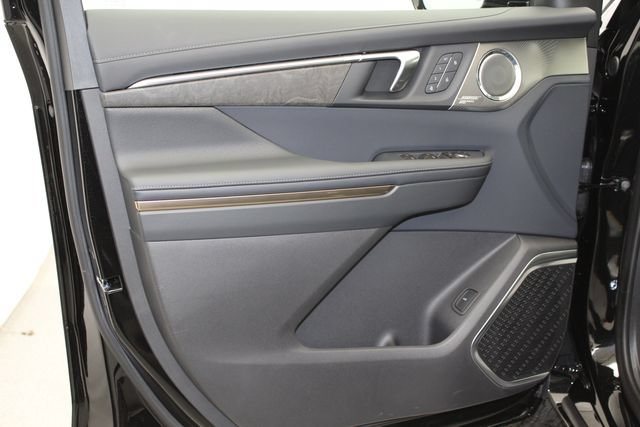 New 2026 Ebony Twilight Metallic Buick Avenir image 15