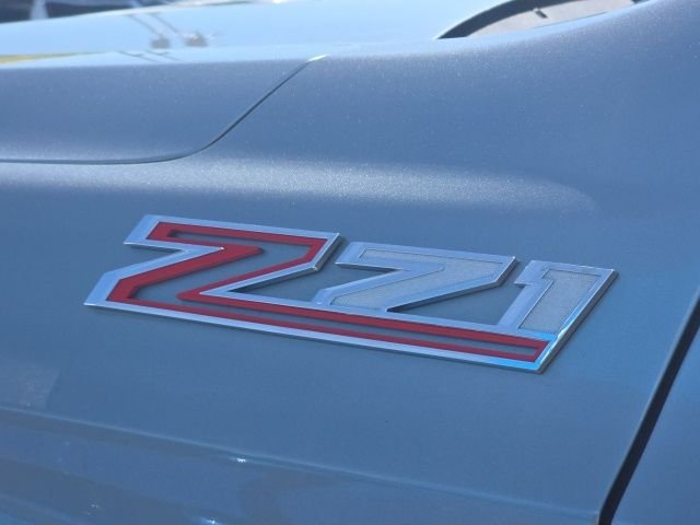 Used 2025 Gray Chevrolet Z71 image 13