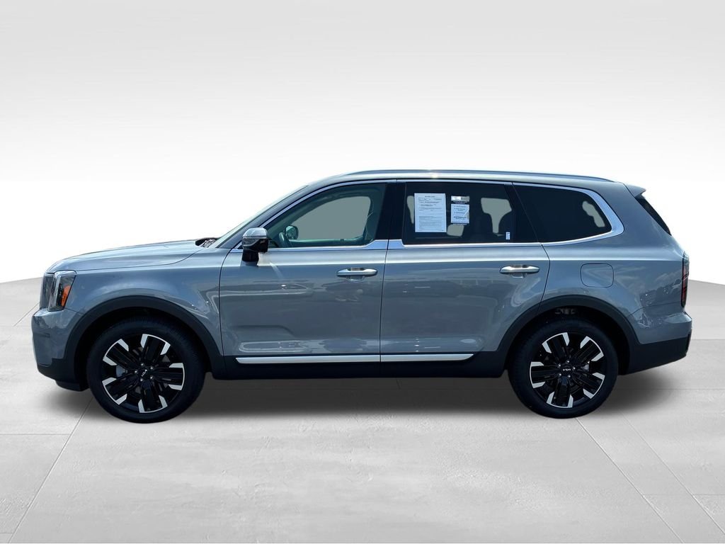 Certified Used 2025 Silver Kia SX image 2