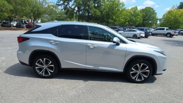 Used 2017  Lexus 350 image 9