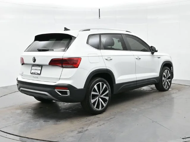 Used 2022 Pure White [white Volkswagen SE image 7
