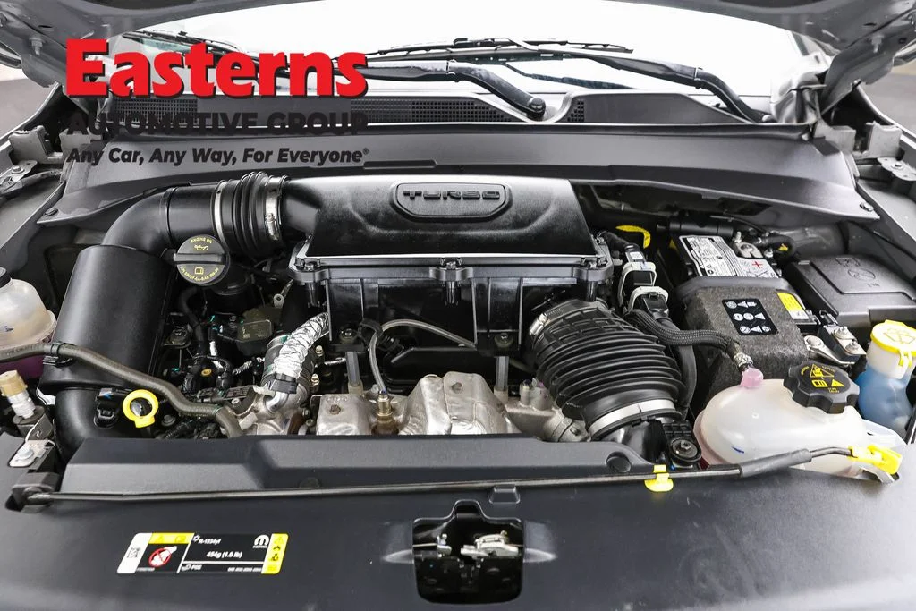Used 2023 Gray Jeep Latitude Lux image 7