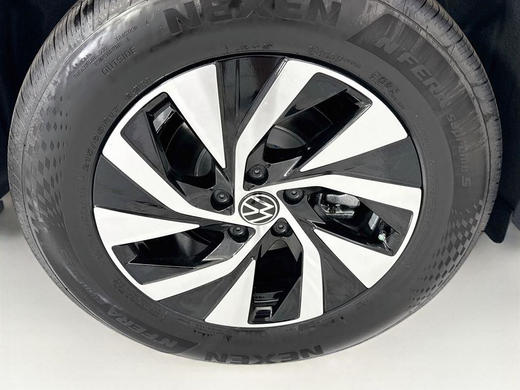 New 2026 Pure White Volkswagen S image 31