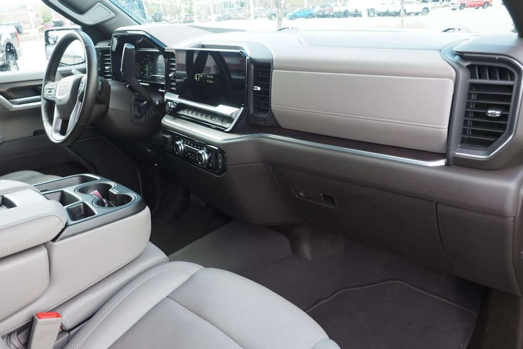 Used 2025 Black GMC SLT image 21