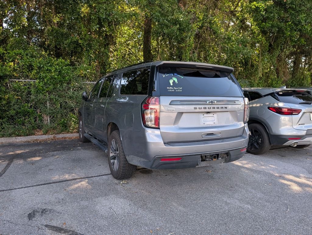 Used 2022 Gray Chevrolet Z71 image 4