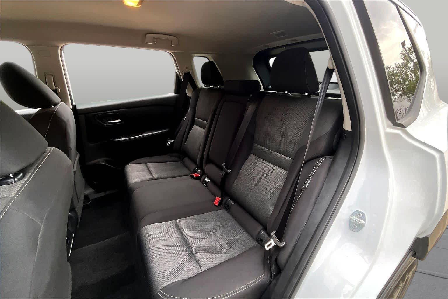 Used 2024 Everest White Pearl Nissan SV image 20