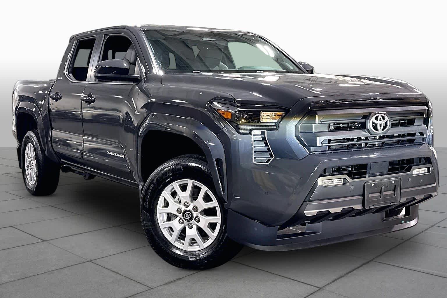 Used 2025 Underground Toyota SR5 image 2