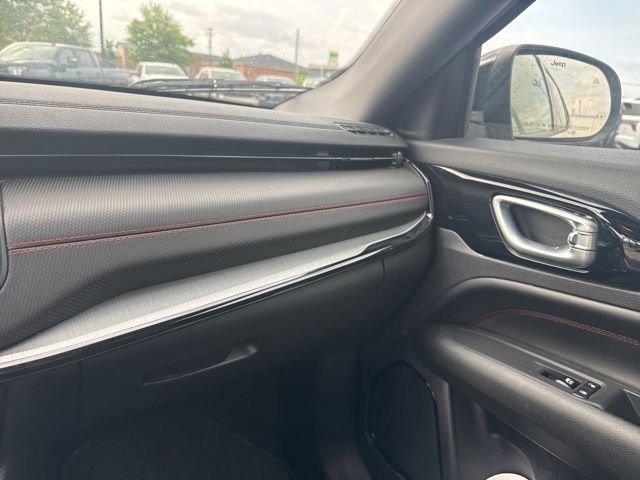 Used 2025 Silver Jeep Trailhawk image 17