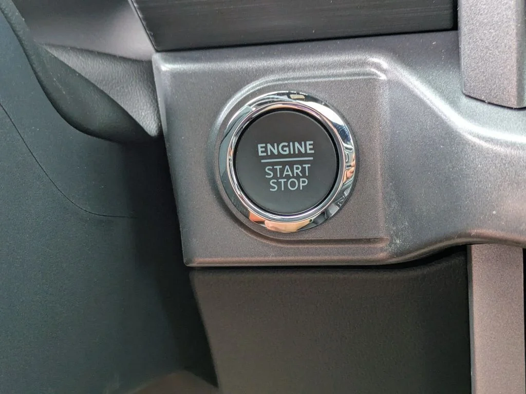 New 2026 Oxford White Ford XLT image 31