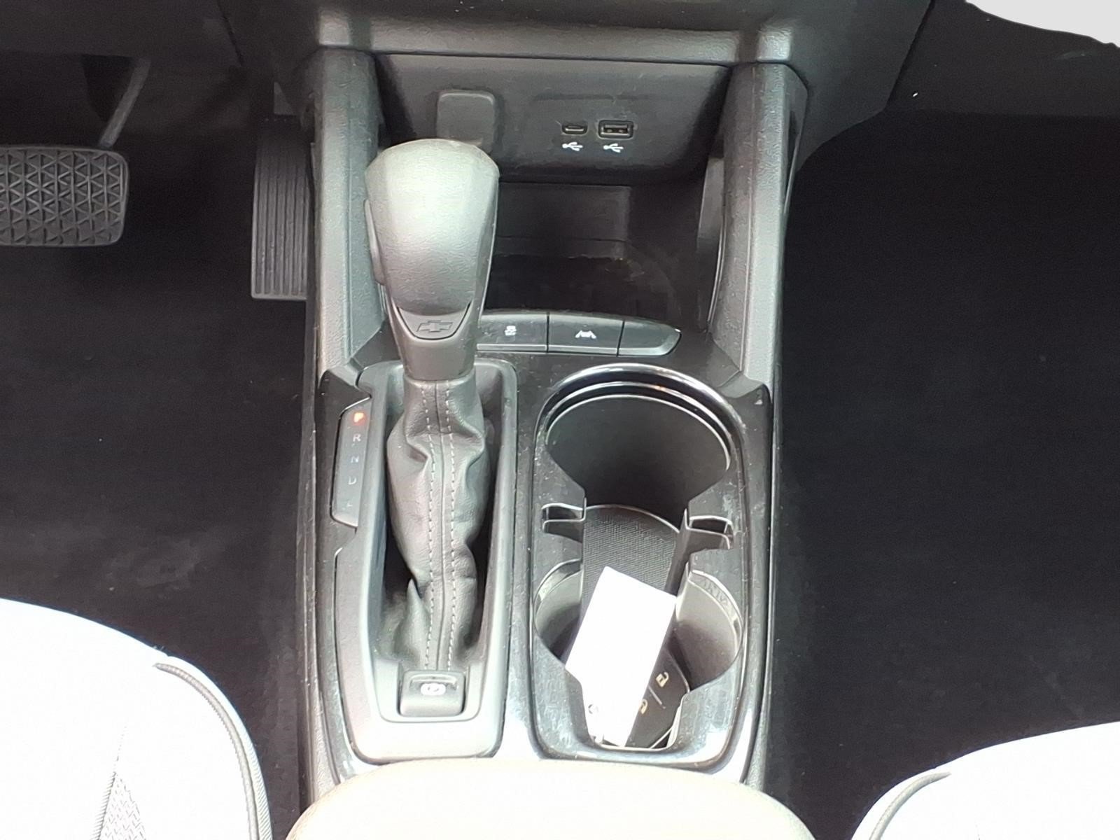 Used 2024 Summit White Gaz Chevrolet LS image 19