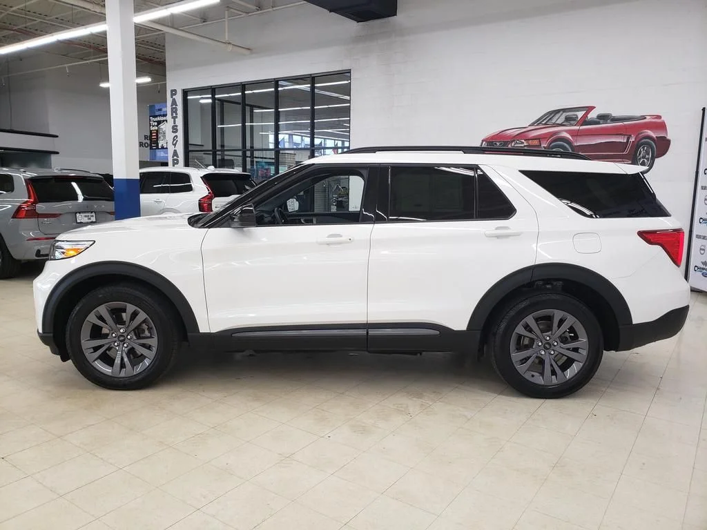 Certified Used 2024 White Metallic Ford XLT image 4
