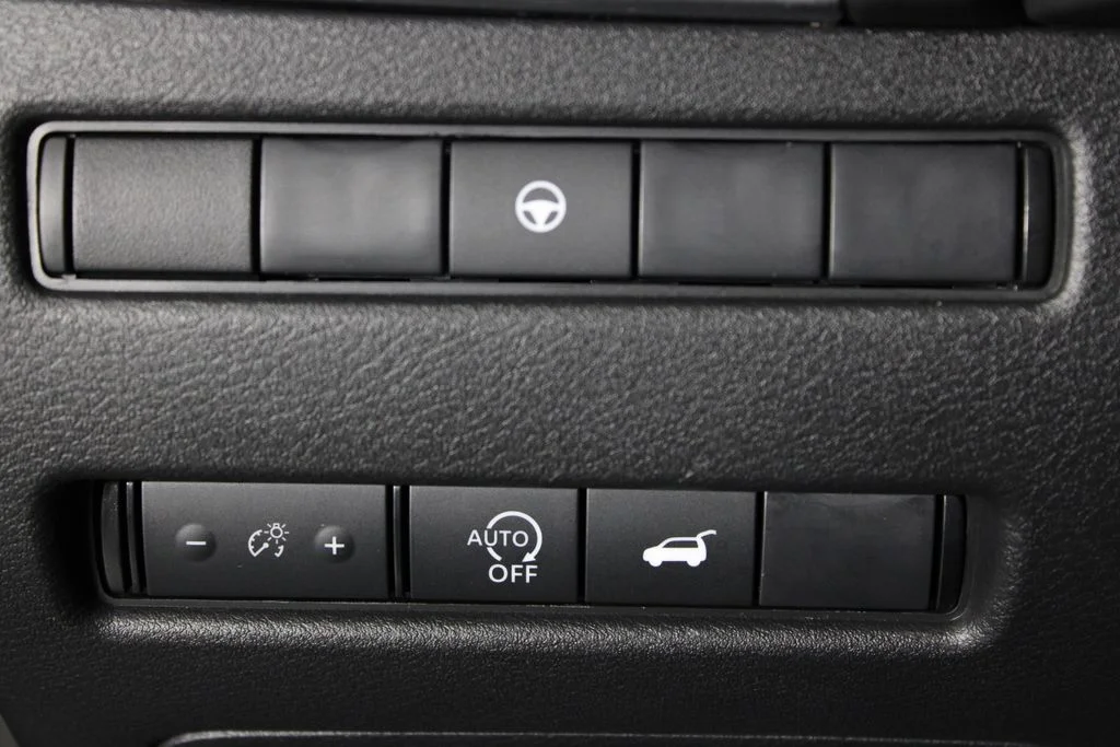 2025 Nissan Rogue SV - Photo 25