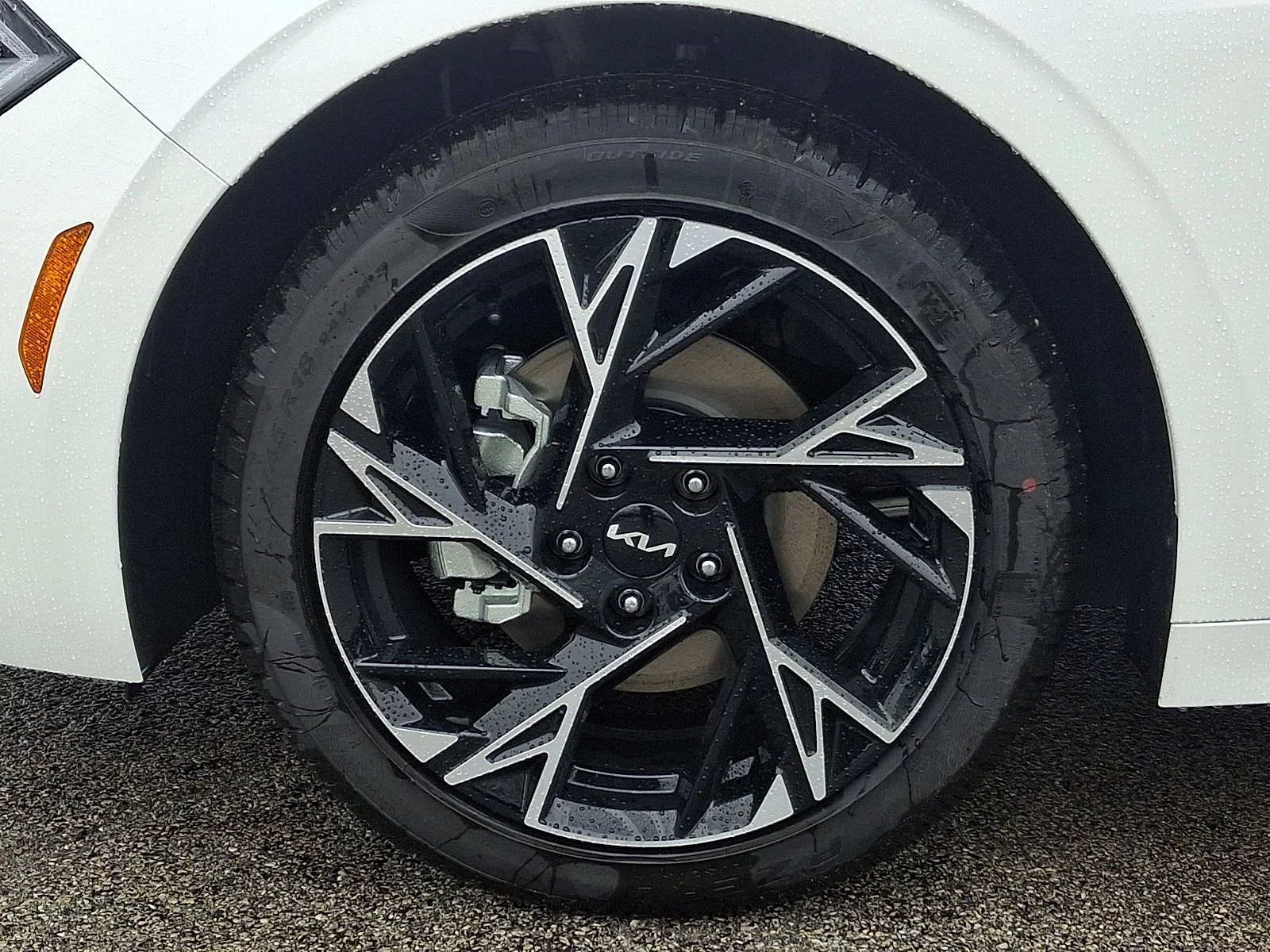 New 2026 White Kia GT-Line image 8